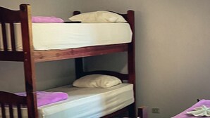 Minibar, free WiFi, bed sheets - VELINN Pousada Recanto dos Tangaras (São Sebastião)