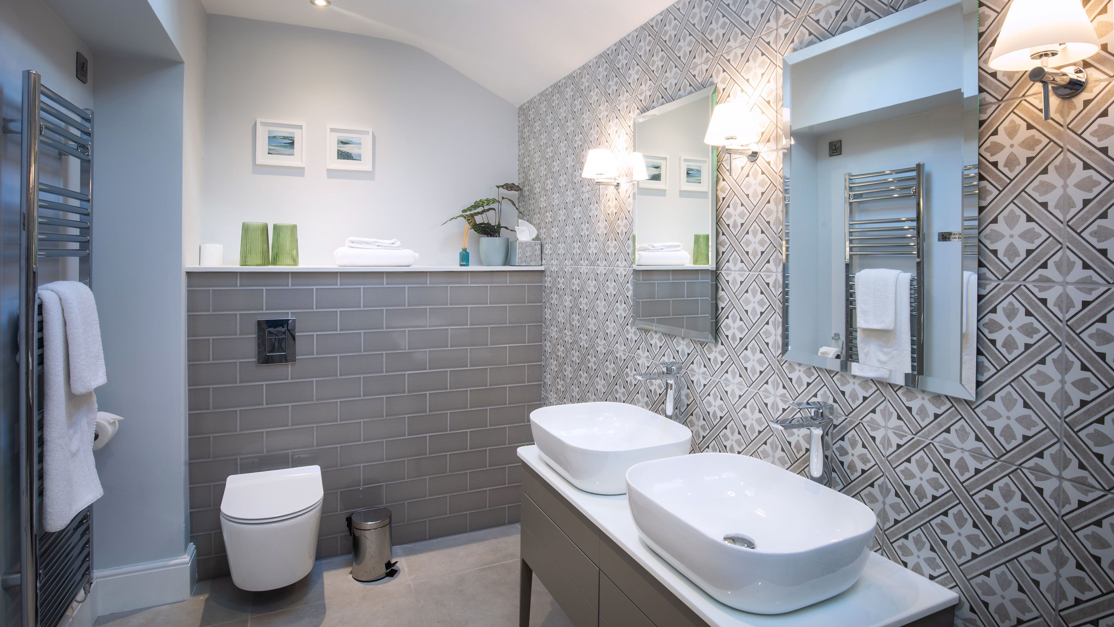 two bed apartment | bathroom | shower, free toiletries, hair dryer, towels