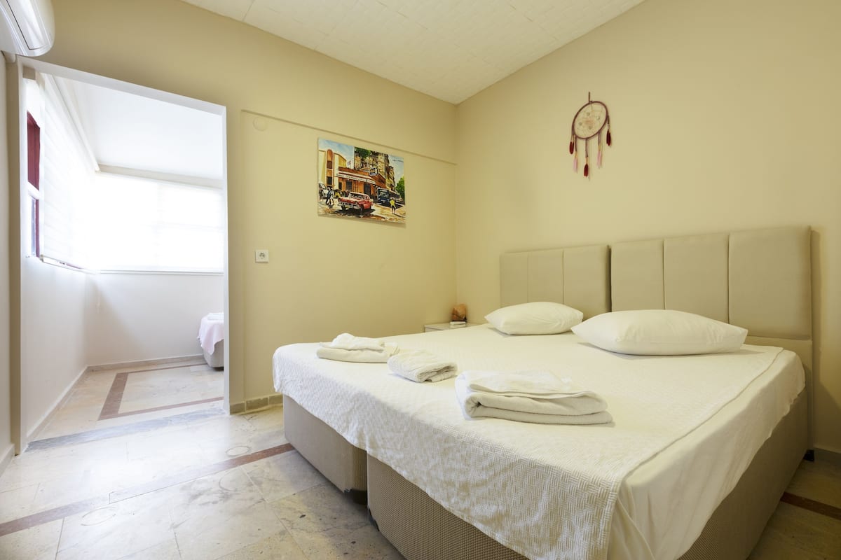 Premium bedding, blackout drapes, soundproofing