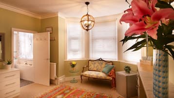 Double Room (Room 4) | Living area | Flat-screen TV