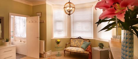 Double Room (Room 4) | Living area | Flat-screen TV