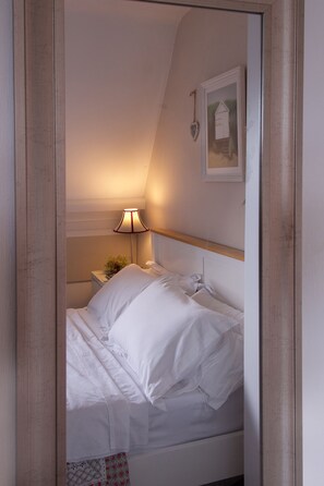 Family Room, Sea View (Room 9) | Select Comfort beds, soundproofing, iron/ironing board, free WiFi - Boho Beach House (Bournemouth)