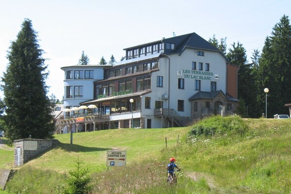 Front of property - Hotel Les Terrasses du Lac Blanc (Orbey)