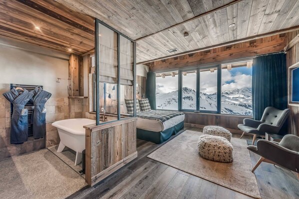 Penthouse Deluxe, plusieurs chambres, vue montagne | Literie de qualité supérieure, minibar, coffres-forts dans les chambres