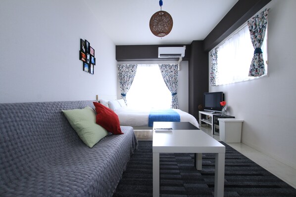 غرفة (Apartment 1002) | مكتب ومساحة عمل للكمبيوتر المحمول وستائر تعتيم وواي فاي مجانًا