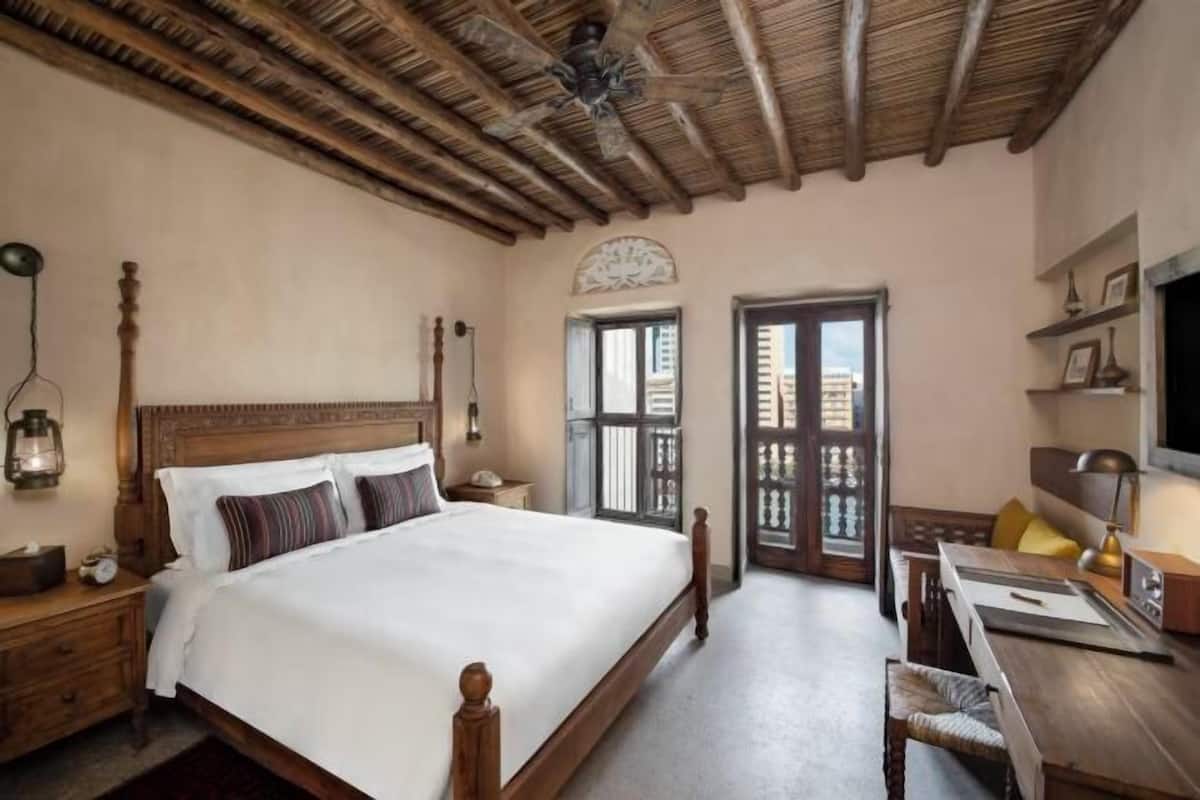 Egyptian cotton sheets, premium bedding, in-room safe