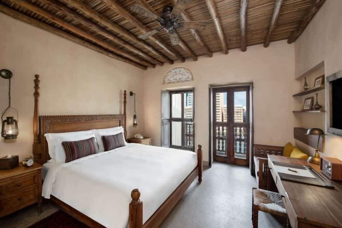 Egyptian cotton sheets, premium bedding, in-room safe