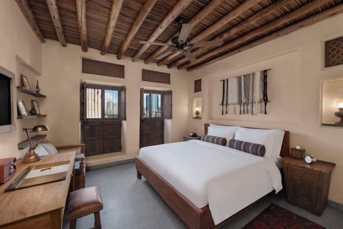 Egyptian cotton sheets, premium bedding, in-room safe