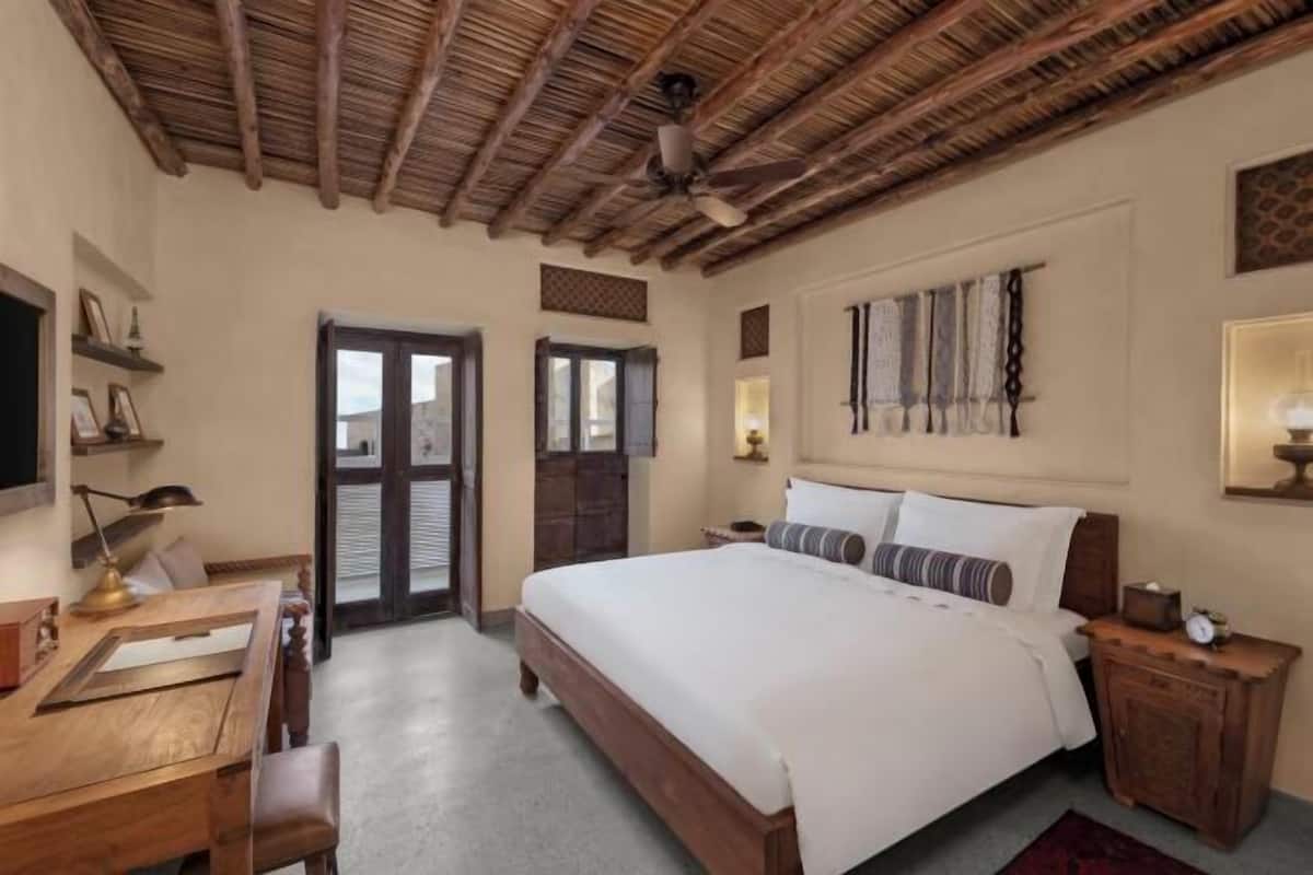 Egyptian cotton sheets, premium bedding, in-room safe