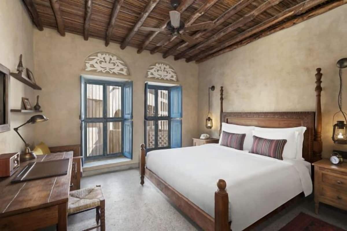 Egyptian cotton sheets, premium bedding, in-room safe