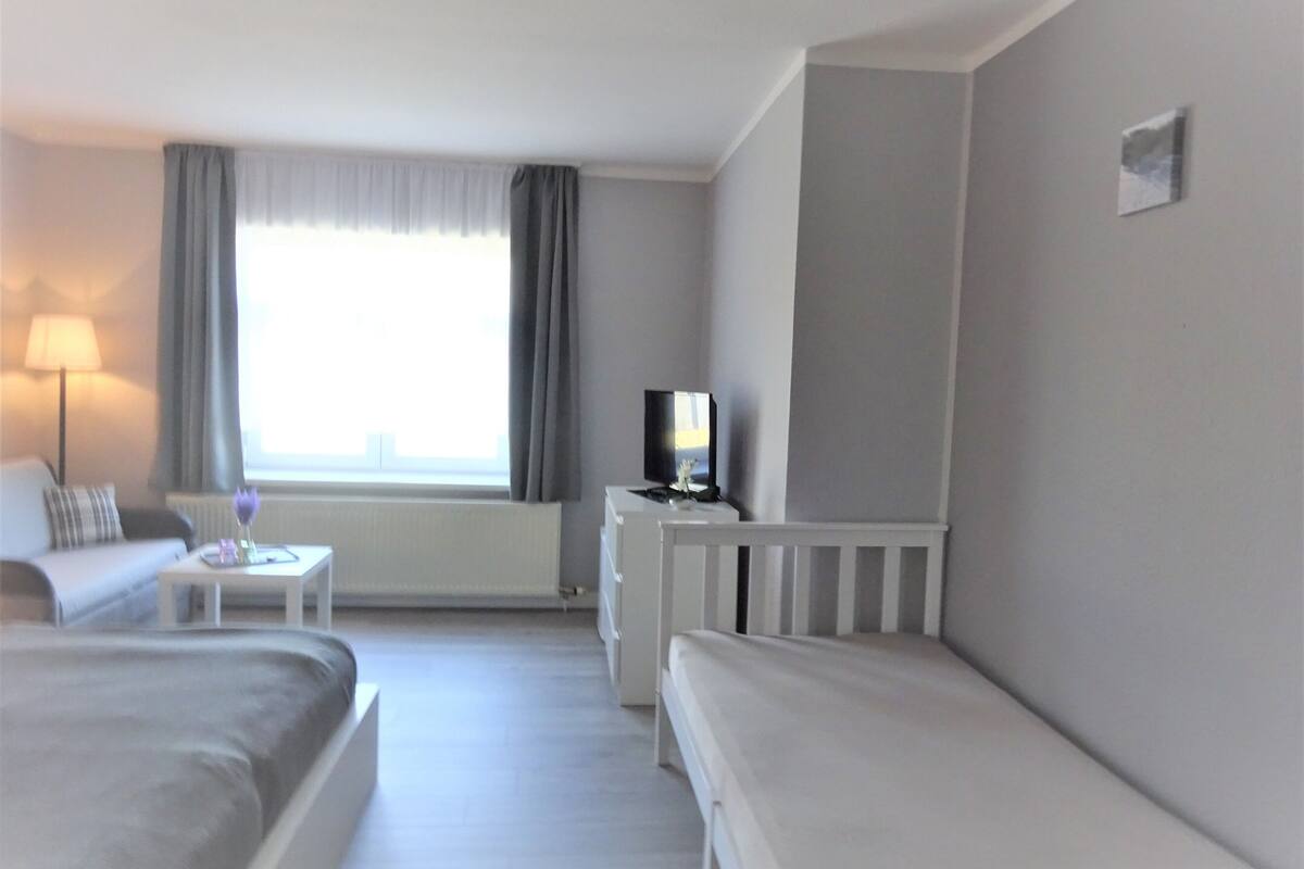 comfort double room | blackout curtains, cots/infant beds, free wifi, bed sheets