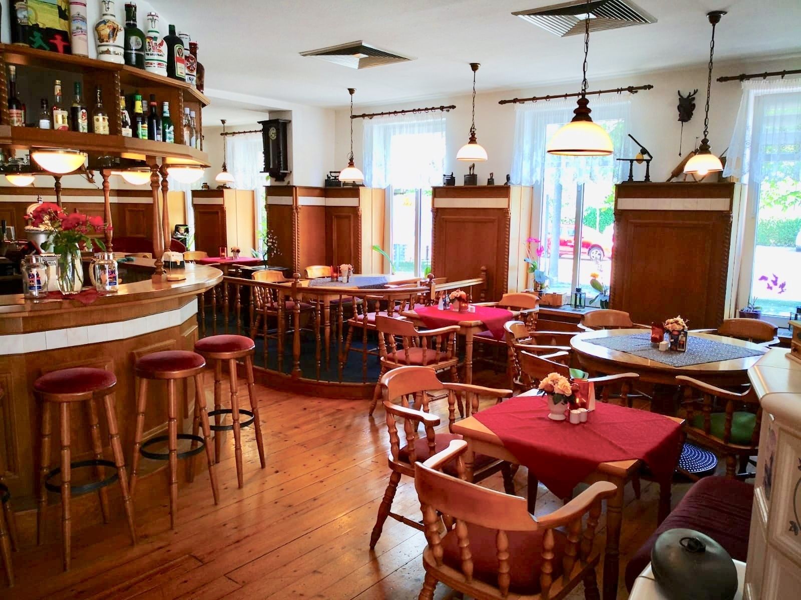 lunch and dinner served