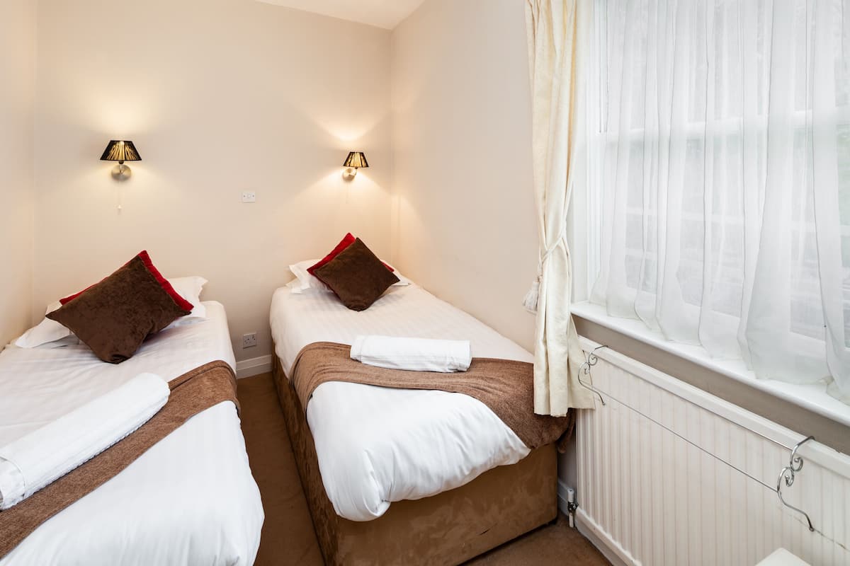 Twin Room | Soundproofing, free WiFi, bed sheets