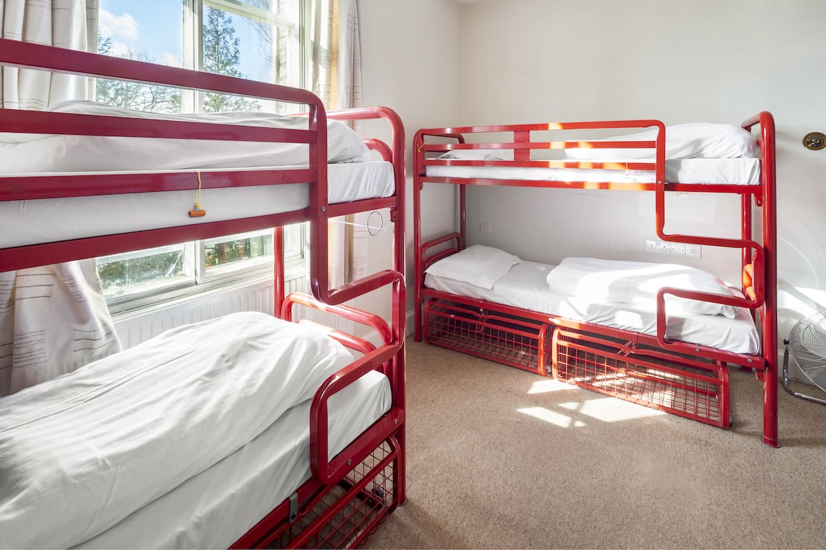 Soundproofing, free WiFi, bed sheets