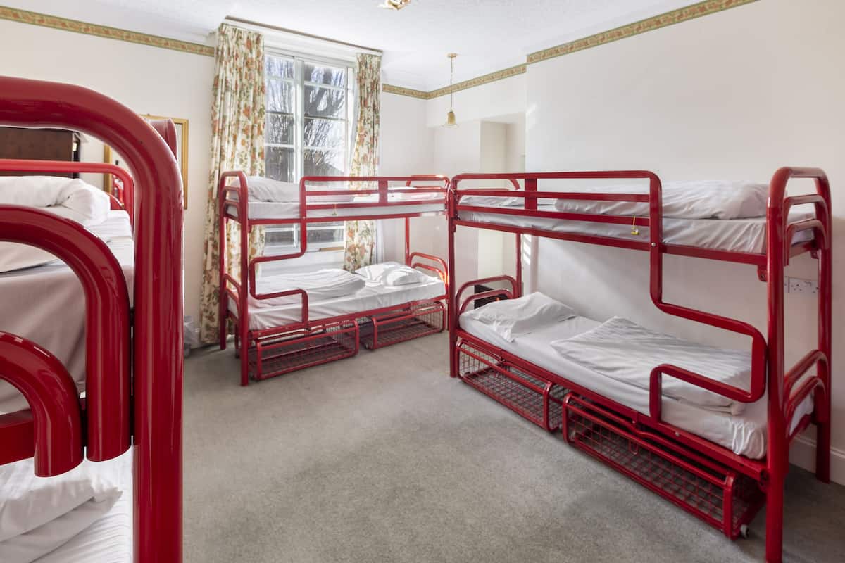 Bed in 8-bed mixed dormitory room ensuite | Soundproofing, free WiFi, bed sheets