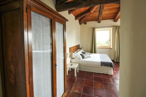 Quadruple Room | Desk, free cribs/infant beds, free WiFi, bed sheets - Cascina del Forte (Torre Pellice)