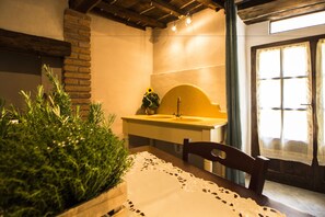 Økonomileilighet, 1 soverom (Via Borgo,10) | Spiseområde på rommet