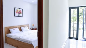 Quarto casal superior | Frigobar, cofres nos quartos, escrivaninha, cortinas blackout