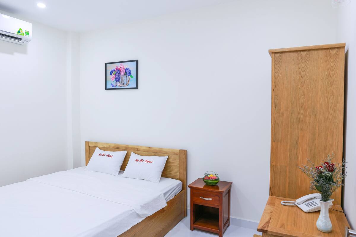 Phòng đôi Tiêu chuẩn | Minibar, két bảo mật tại phòng, bàn, màn/rèm cản sáng