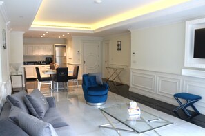Luxury Apartment, 1 Bedroom | Living area