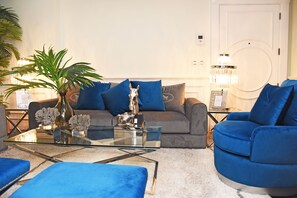 Luxury Apartment, 1 Bedroom | Living room