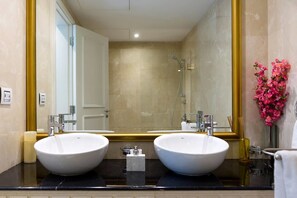 Bathroom sink - Versace Furnished Apartments - Downtown Beirut (Beirut)