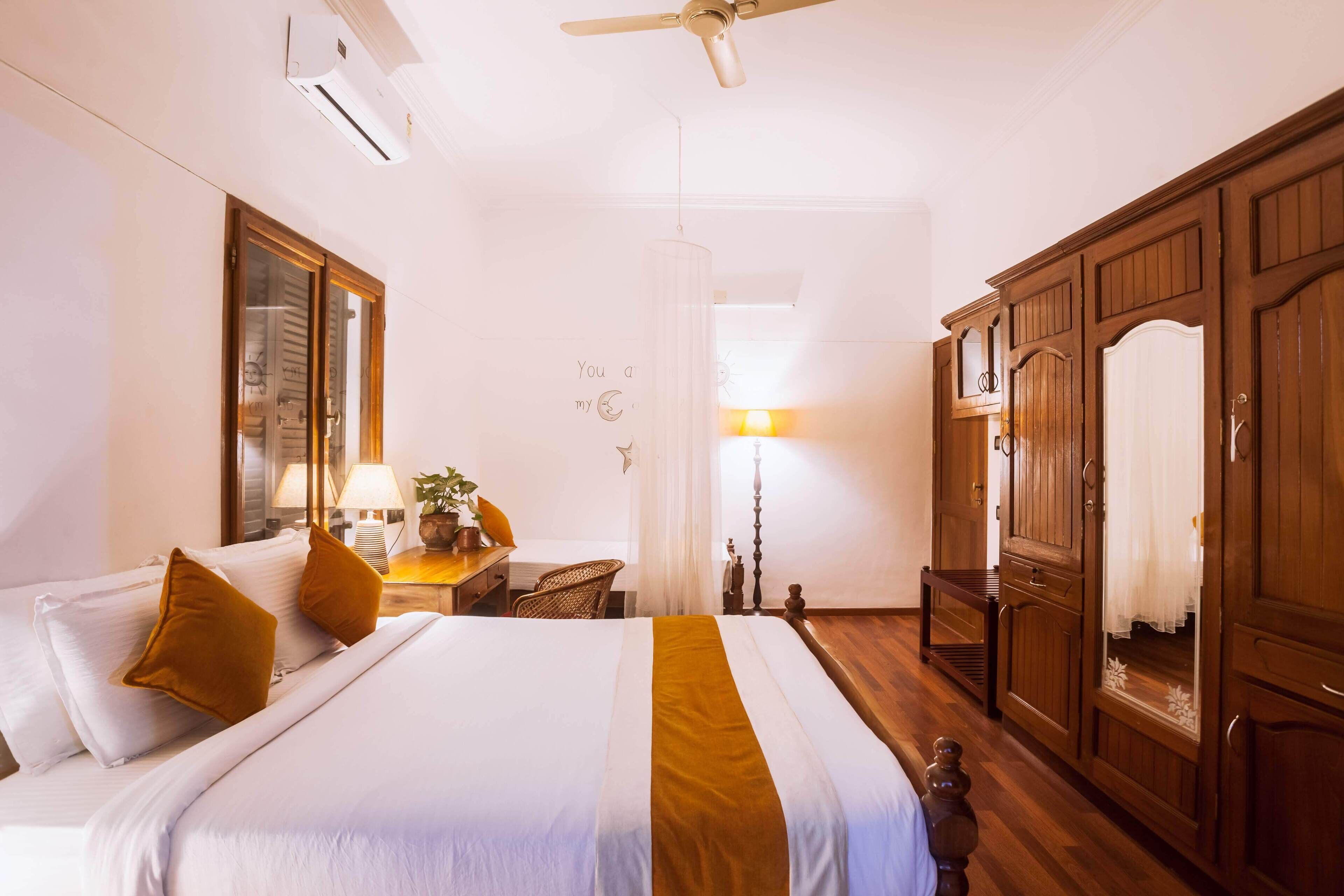 egyptian cotton sheets, premium bedding, memory-foam beds, in-room safe