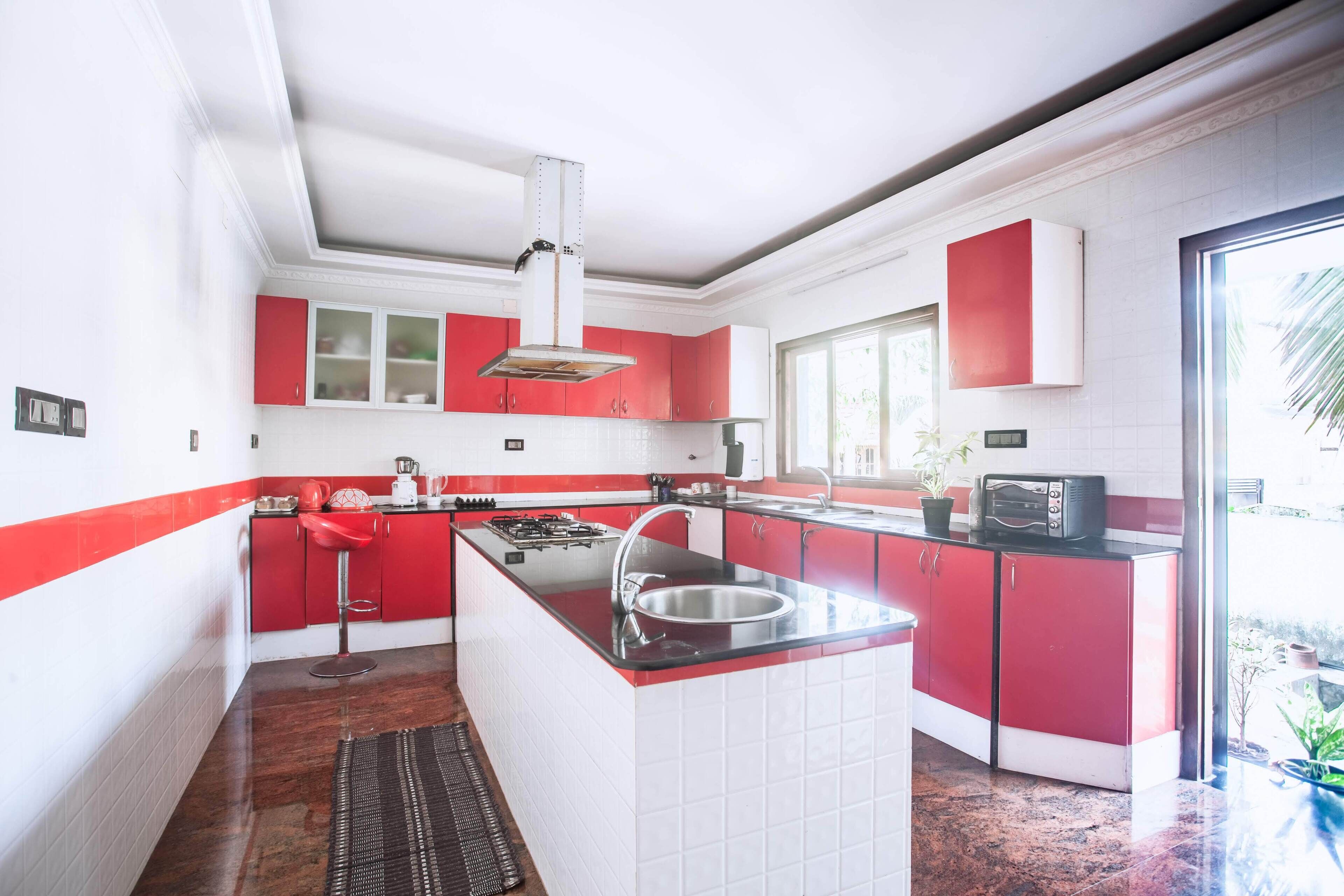 luxury villa, 5 bedrooms | private kitchen | fridge, microwave, oven, stovetop