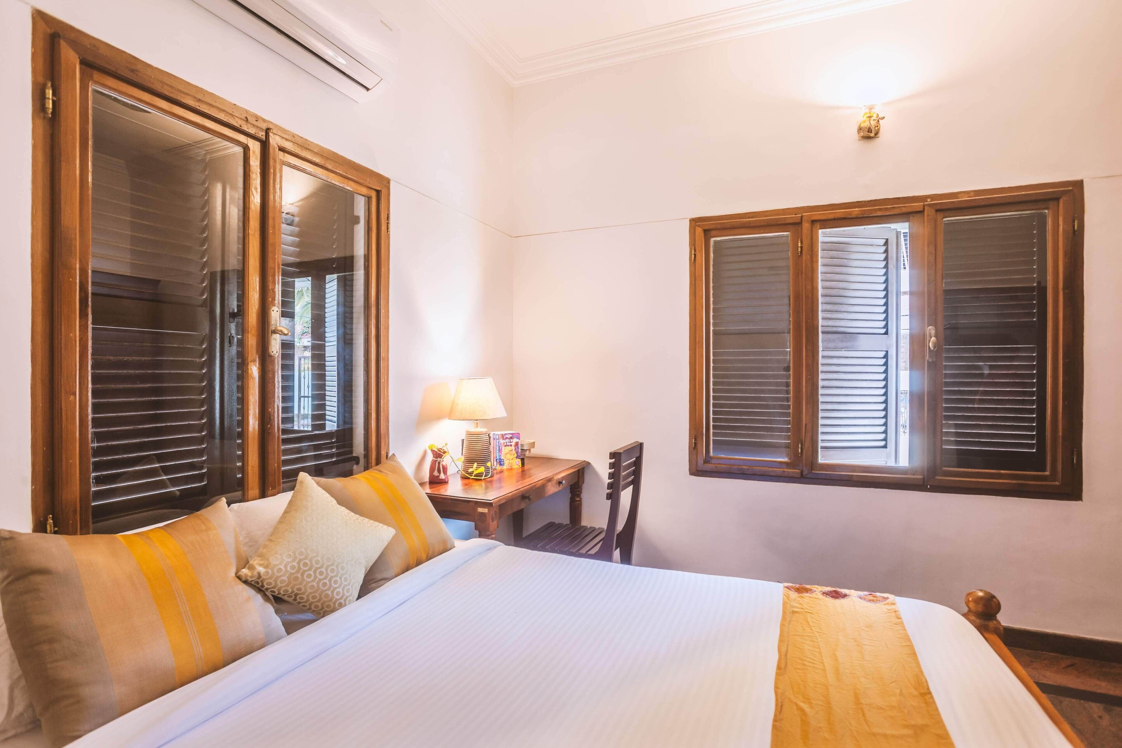 egyptian cotton sheets, premium bedding, memory-foam beds, in-room safe