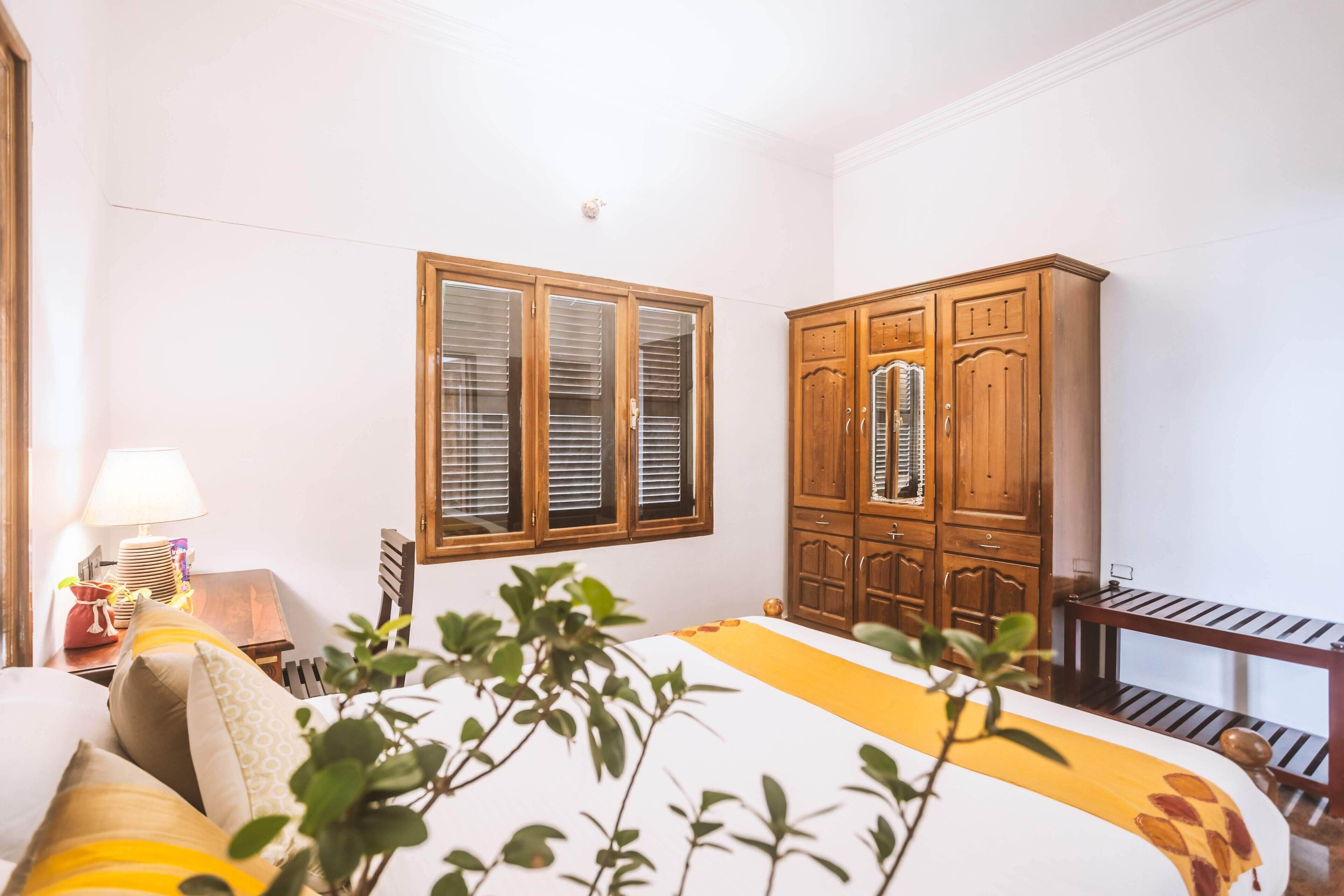 queen suite with bathtub | egyptian cotton sheets, premium bedding, memory-foam beds, in-room safe