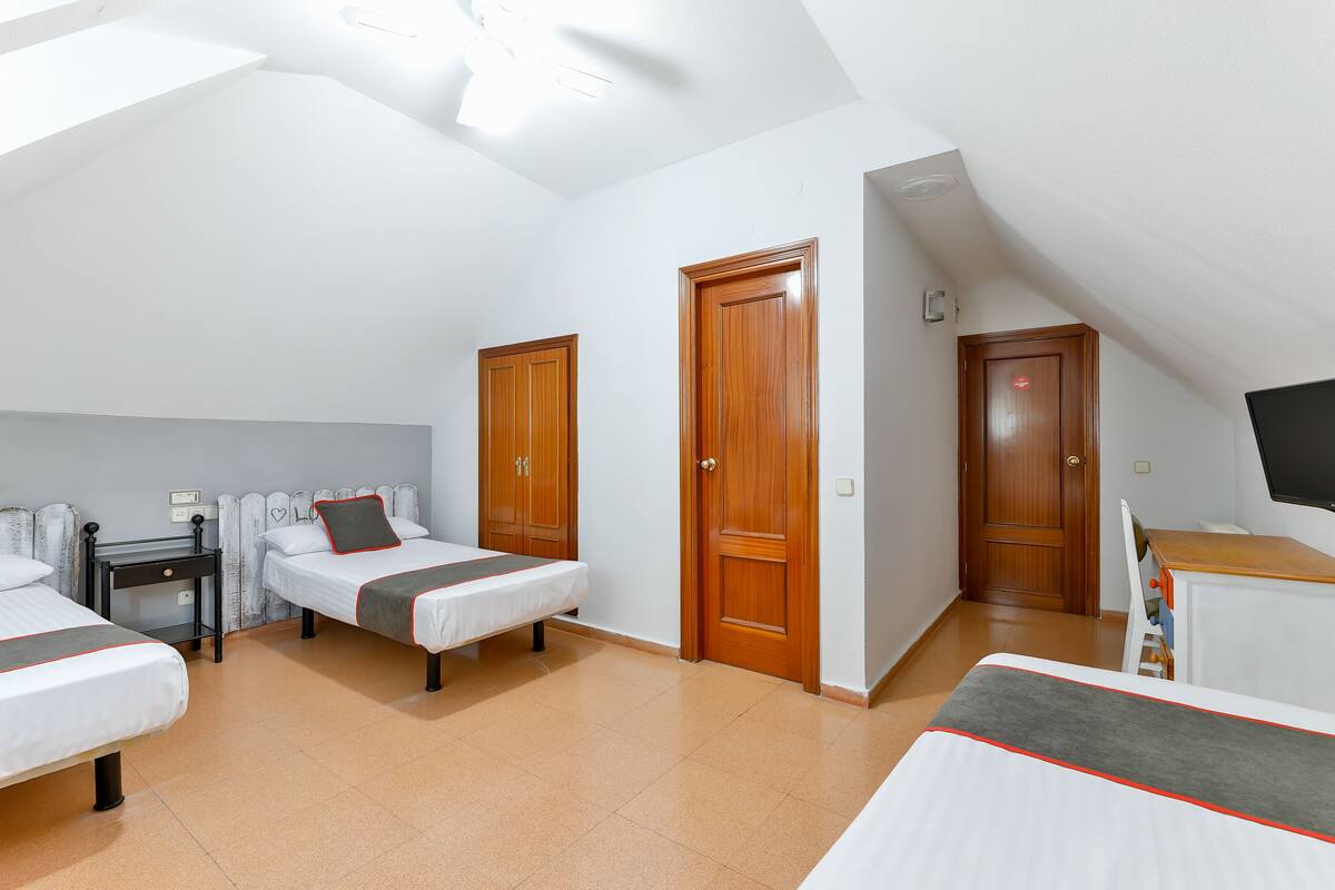 Triple Room