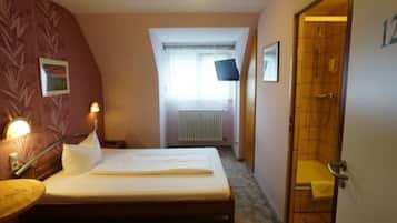 Comfort Single Room | Blackout drapes, free WiFi, bed sheets