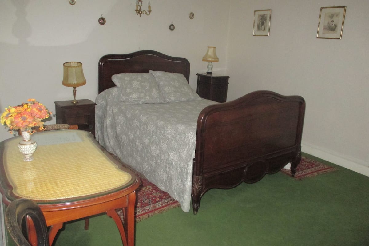 Decoración personalizada, muebles diferentes y cunas gratuitas