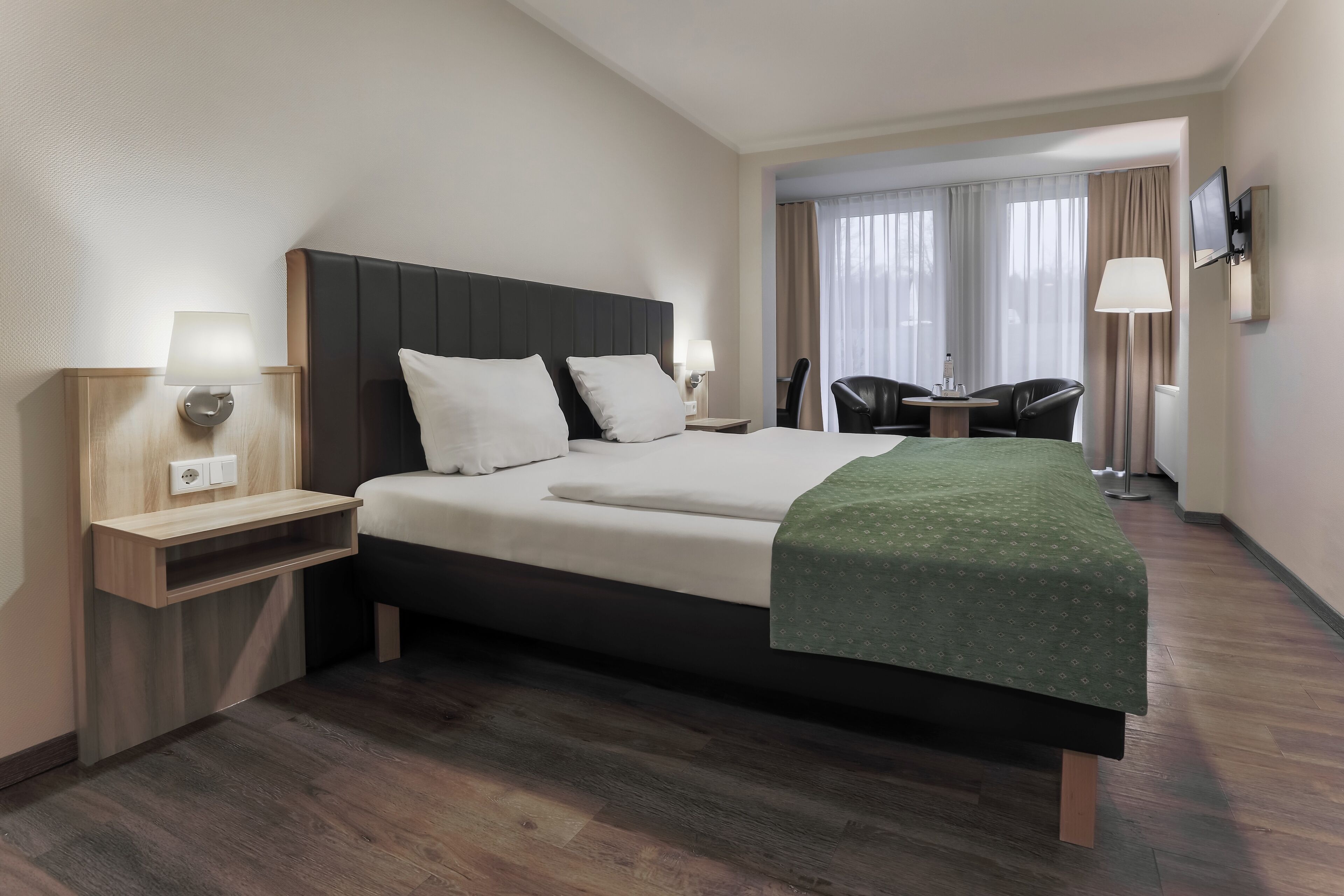 standard double room (small) | 1 bedroom, desk, laptop workspace, soundproofing