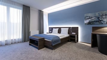 Premium-Doppelzimmer (large ) | Schreibtisch, laptopgeeigneter Arbeitsplatz, schallisolierte Zimmer