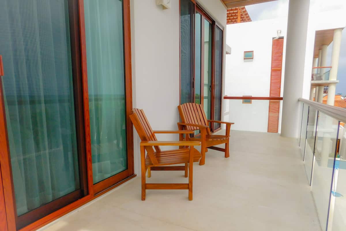 Penthouse Exclusif, 2 chambres, balcon, vue plage