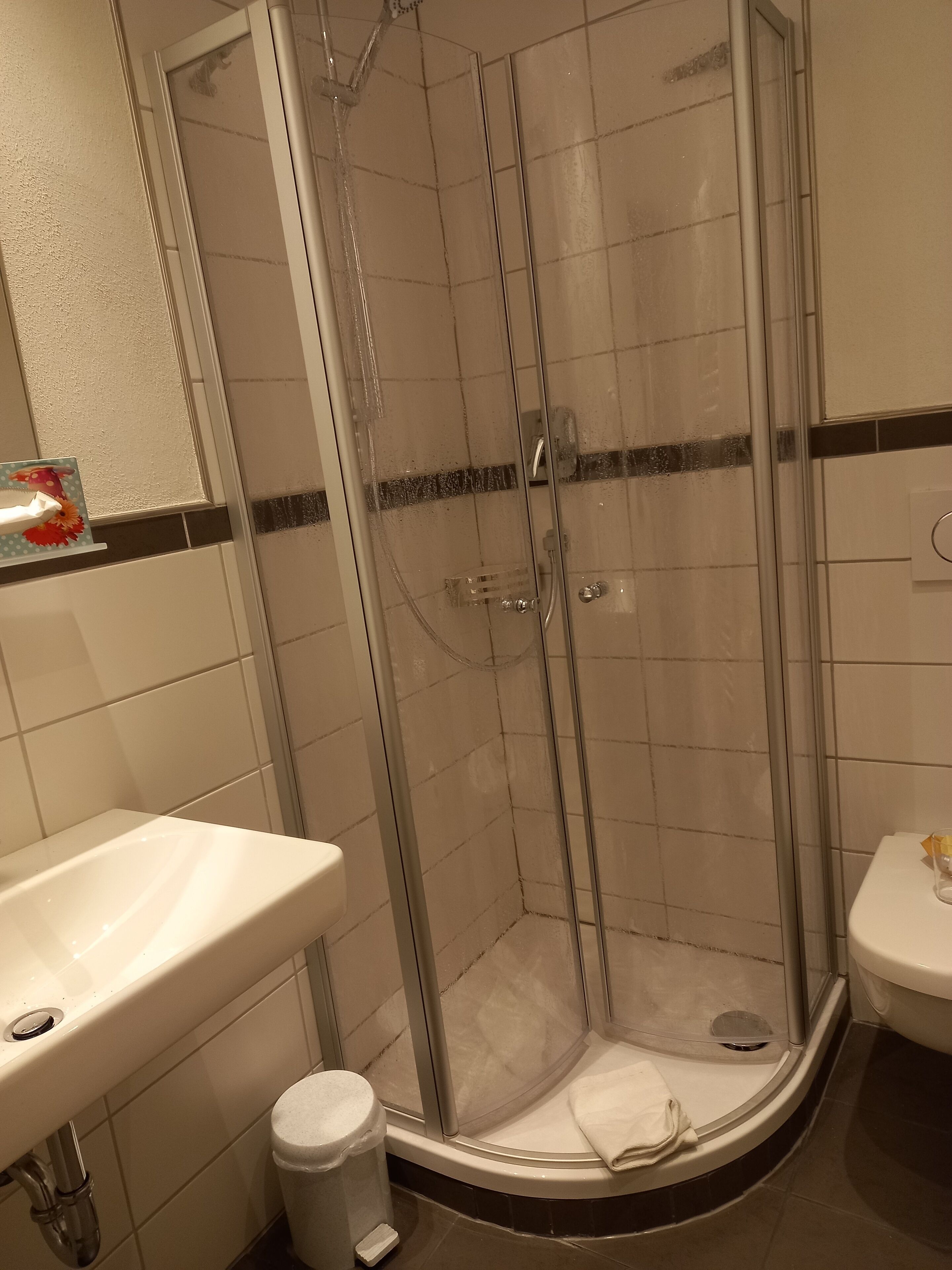 standard double room | desk, blackout curtains, iron/ironing board, free wifi