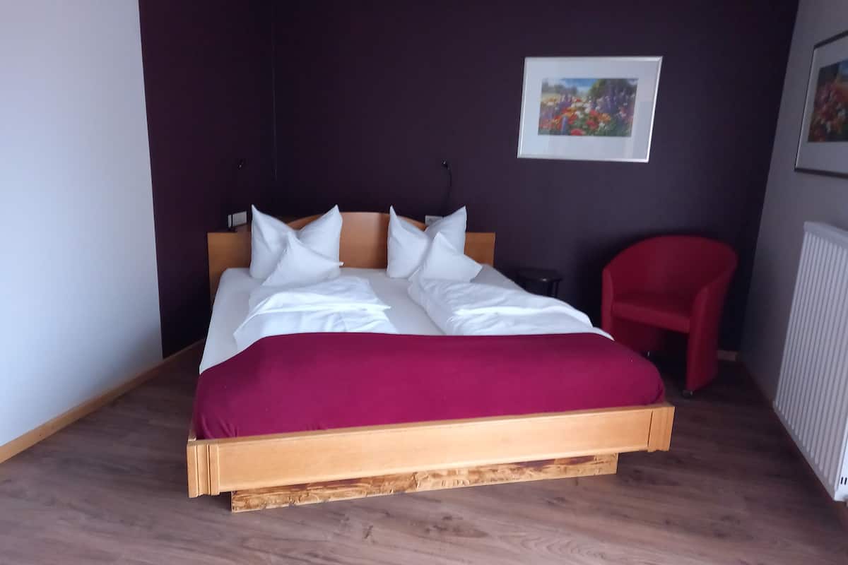 standard double room | desk, blackout curtains, iron/ironing board, free wifi