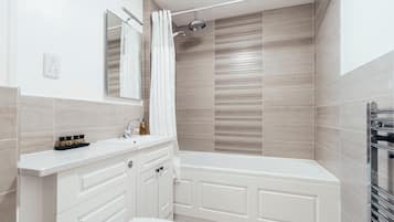 Double Room (Large) | Bathroom