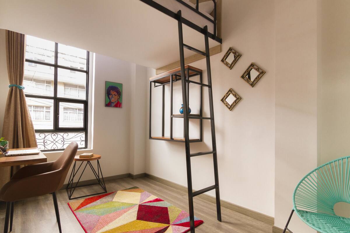 Egyptian cotton sheets, premium bedding, down duvets, free WiFi