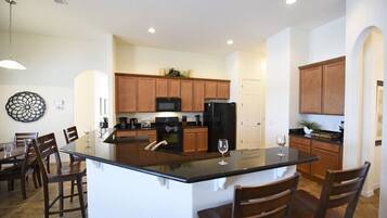 House, Multiple Beds, Private Pool, Pool View | Private kitchen | Fridge, microwave, oven, stovetop