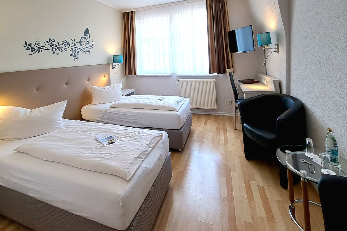 classic double or twin room | desk, iron/ironing board, cots/infant beds, rollaway beds