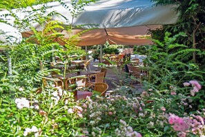Sundeck - Hotel ElbRivera Alt Prester (Magdeburg)