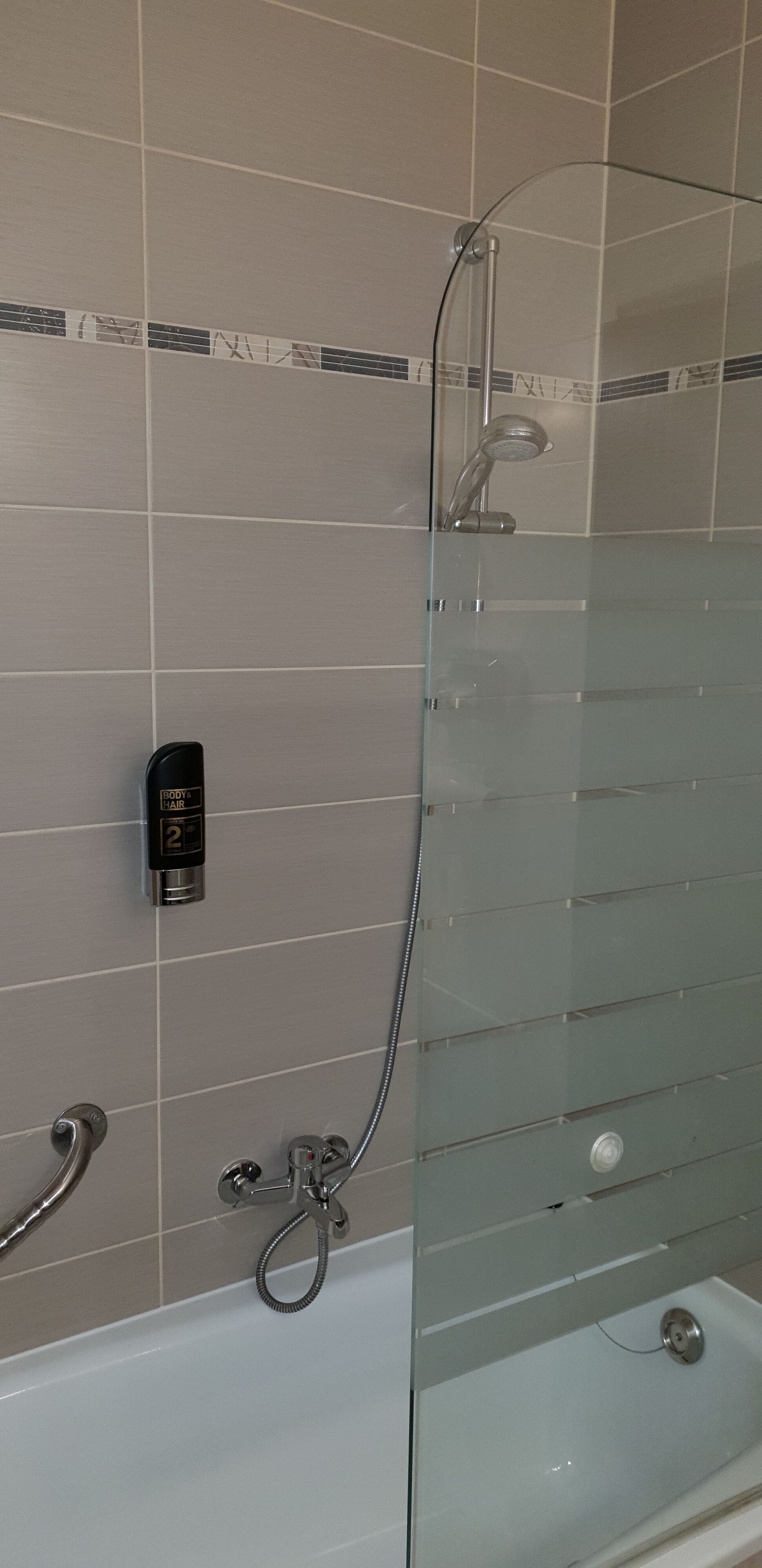 classic double or twin room | bathroom | free toiletries, hair dryer, towels