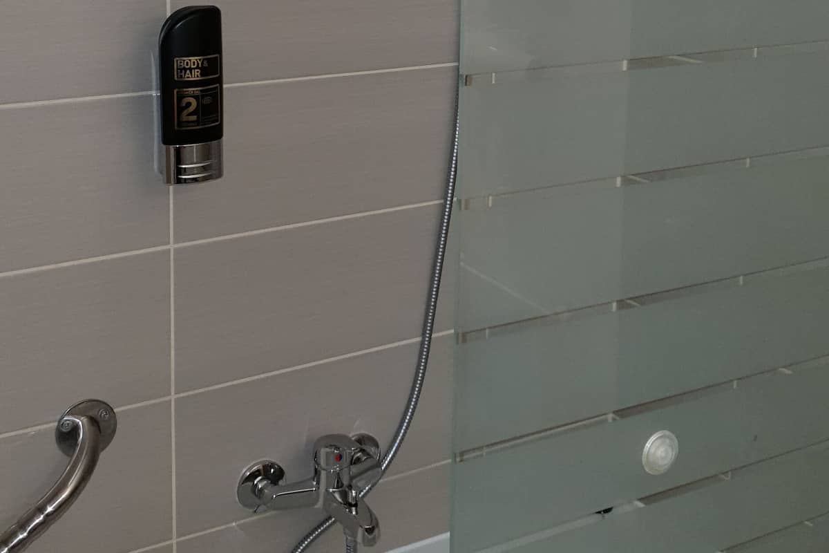 classic double or twin room | bathroom | free toiletries, hair dryer, towels