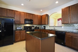 House, Multiple Beds, Private Pool, Pool View | Private kitchen