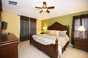 Ferienhaus, Mehrere Betten, eigener Pool, Poolblick | 5 Schlafzimmer, kostenloses WLAN, Bettwäsche