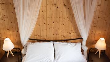 1 bedroom, iron/ironing board, free cots/infant beds, travel cot