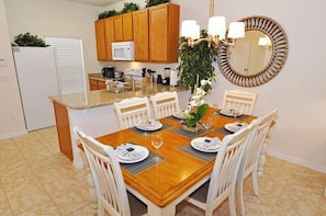 Private kitchen - Bella Vida Resort 4571GALIE - Three Bedroom Townhome (Kissimmee)