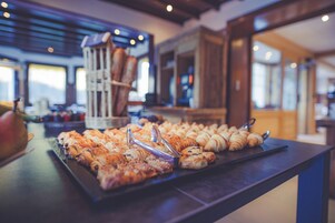 Daily buffet breakfast (EUR 20 per person)